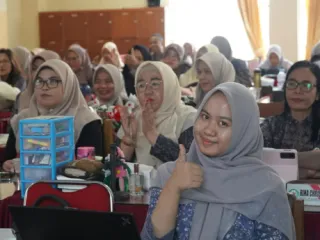 Cara Sekolah Mempersiapkan Siswa Menghadapi Dunia Industri