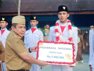 Suasana Haru dan Bangga, SMKN 1 Kota Jambi Sambut Kedatangan Achmad Fachri Mubarok Paskibraka Nasional 2026 dan Apresiasi Siswa Berprestasi