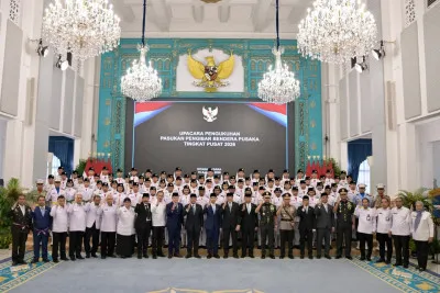 BANGGA! KEPALA SMKN 1 KOTA JAMBI SAMPAIKAN UCAPAN SELAMAT ATAS PENGUKUHAN ACHMAD FACHRI MUBAROK DAN RIZKIA PUTRI SEBAGAI PASKIBRAKA NASIONAL 2026