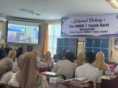 SMKN 1 Kota Jambi Sambut Hangat Kunjungan Study Tour SMKN 1 Tanjab Barat